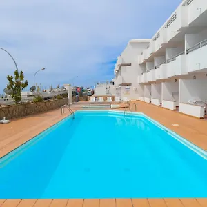 apartamentos-puerto-bello.in-canary-islands.com/